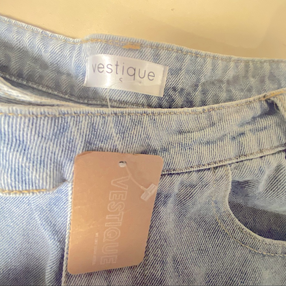 Vestique Collection Jean Shorts S NWT - Picture 3 of 4